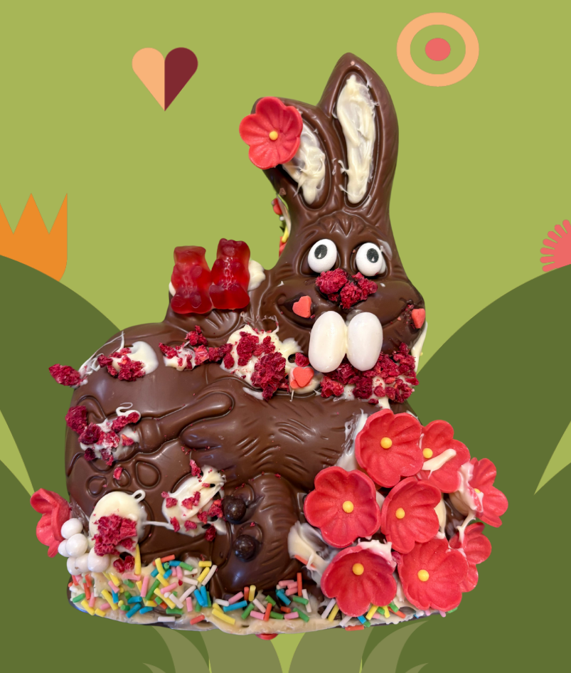 Dekorierter-Hase-aus-Milchschokolade-mit-dem-Namen-Elis-Mira